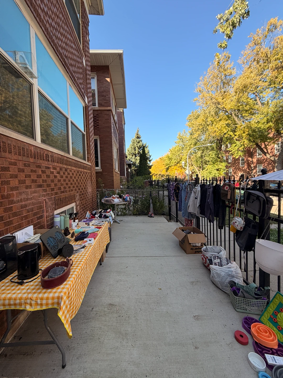 SALE TODAY 10/11 MOST THINGS $1-5 🧢👚☀️ - photo 3