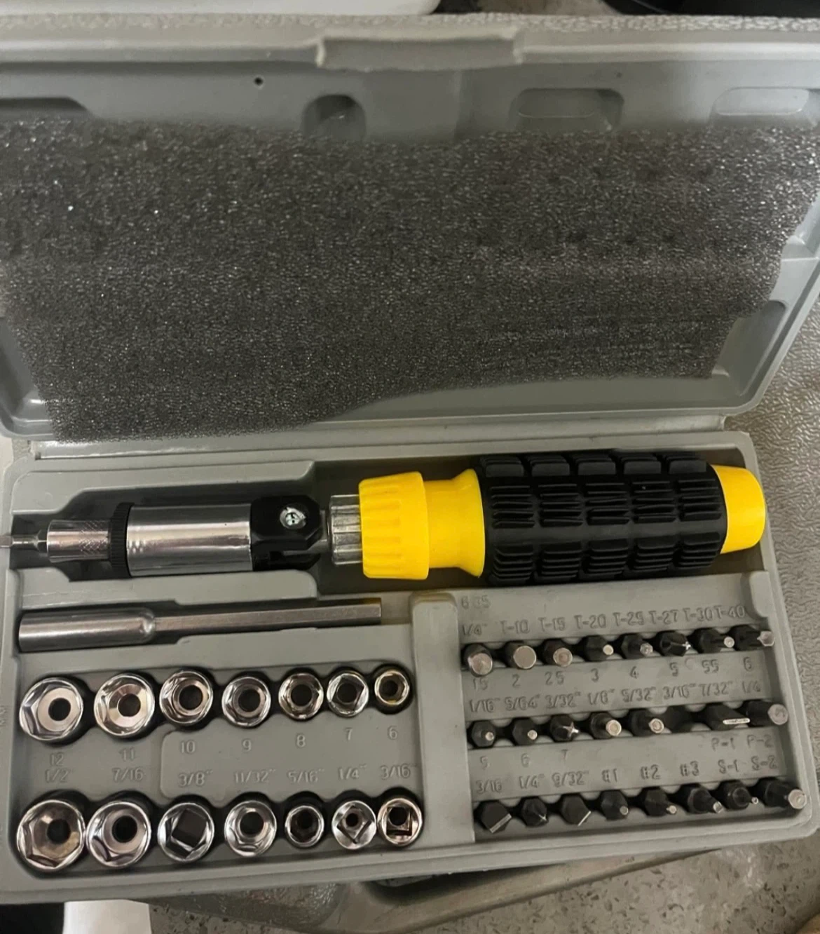 Multi-bit Screwdriver and Socket Set