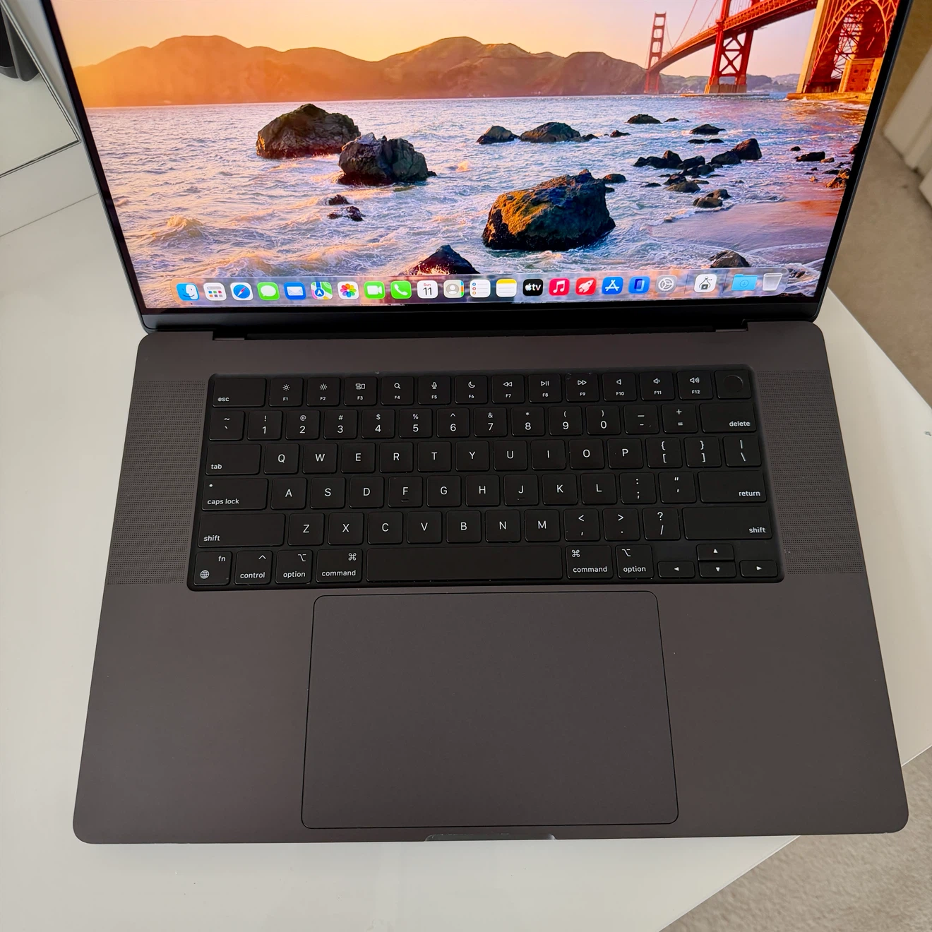 M3 Max / 36GB RAM / 1TB SSD / Macbook Pro 16" - *AppleCare+* - photo 2