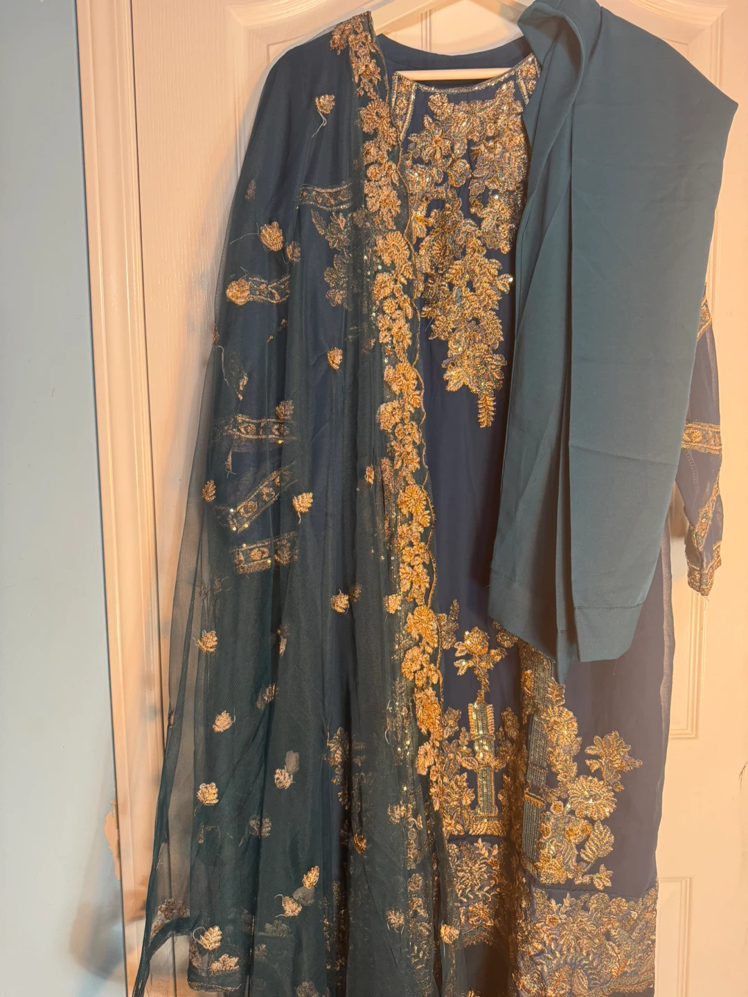 Dark Blue Embroidered Pakistani Suit Set - photo 2