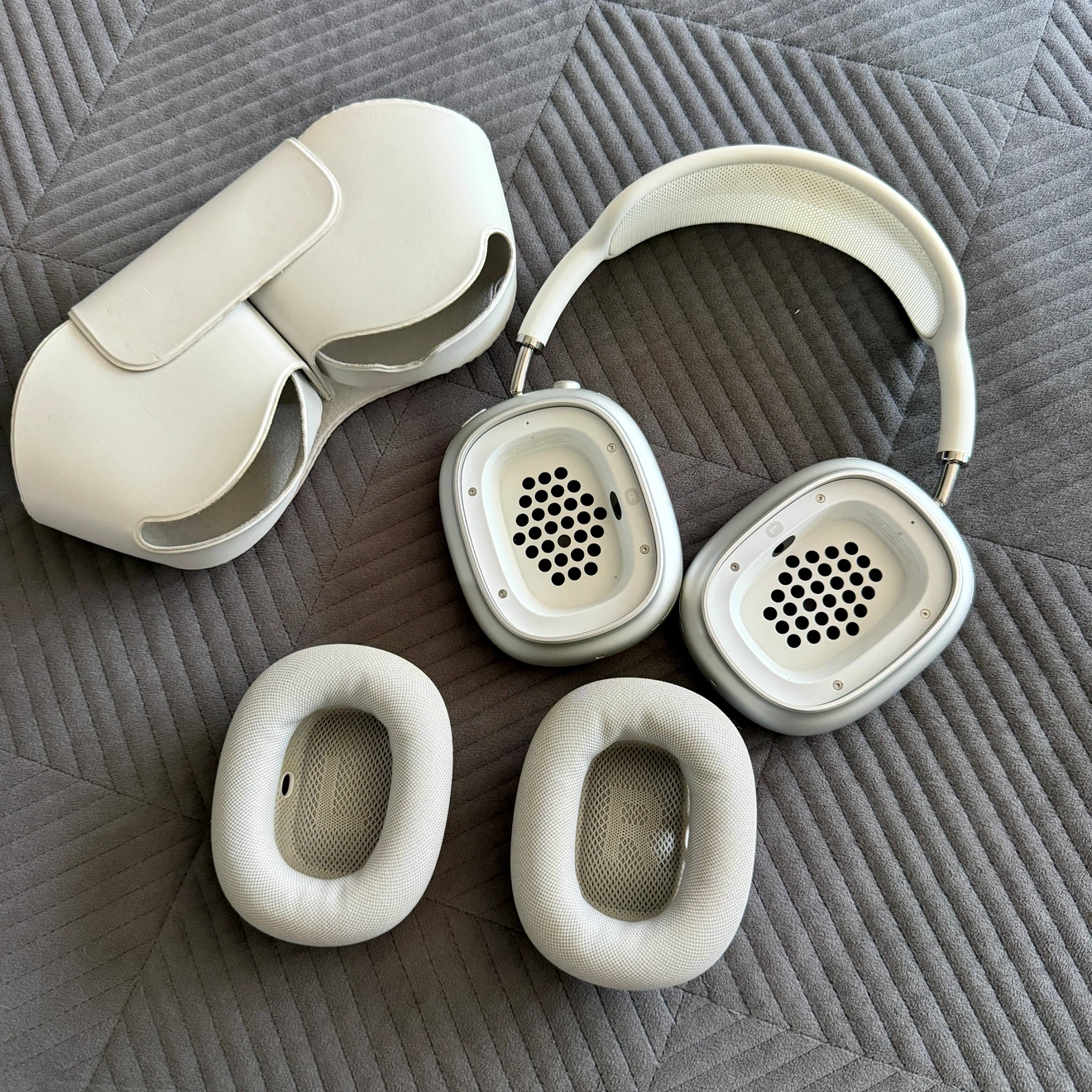 Apple AirPods Max / A2096 / 1st Gen / Lightning / Smart Case
