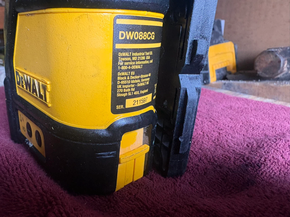 DeWalt DW088CG Green Line Laser - photo 3