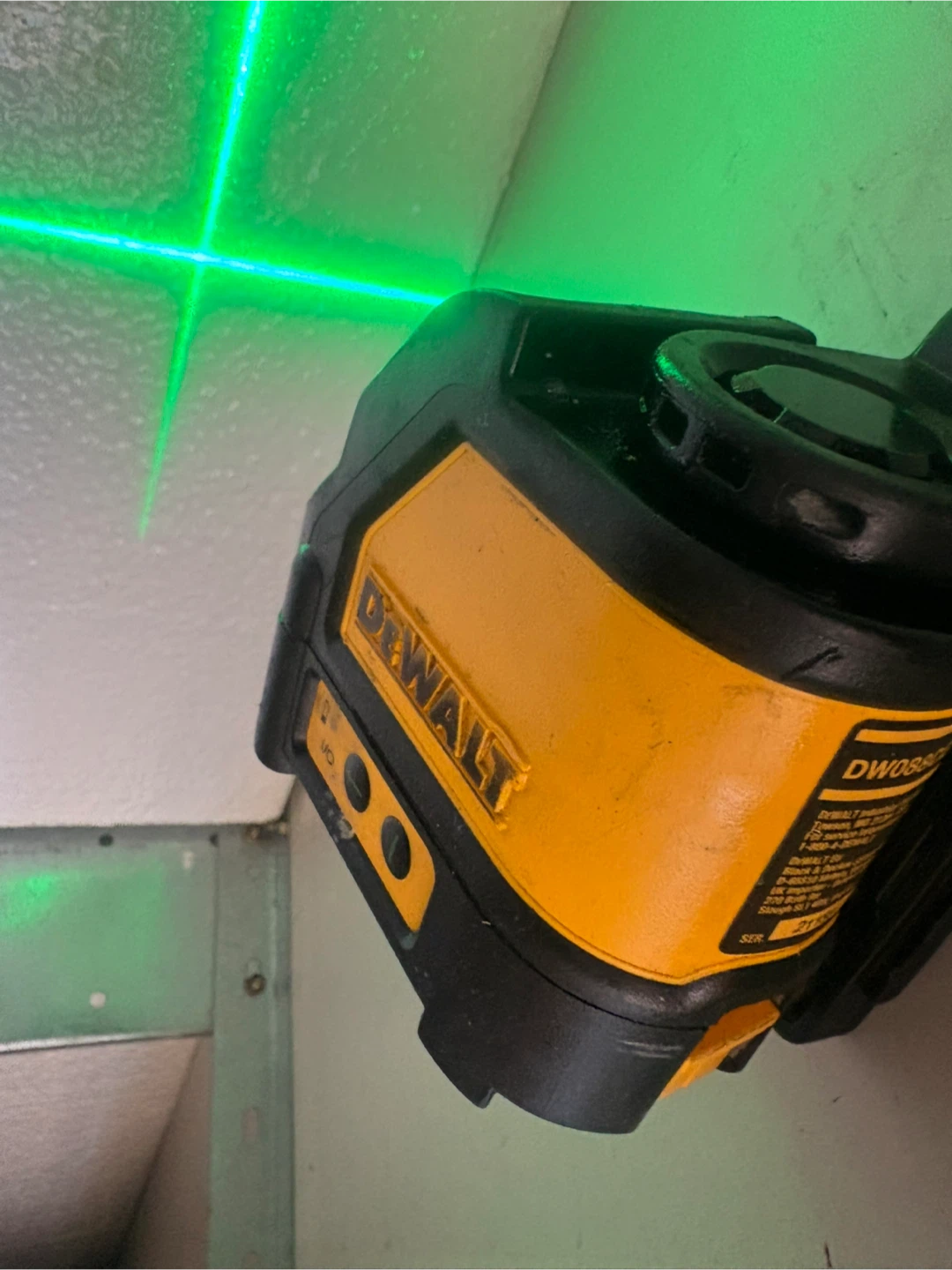 DeWalt DW088CG Green Line Laser - photo 4