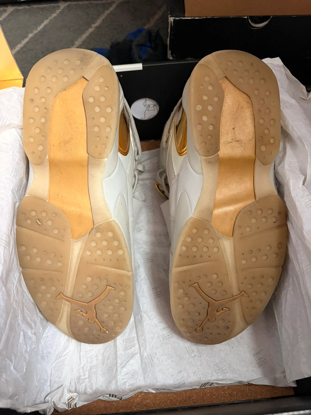 Air Jordan 8 Retro C&C Champagne Trophy - Size 8 - photo 3
