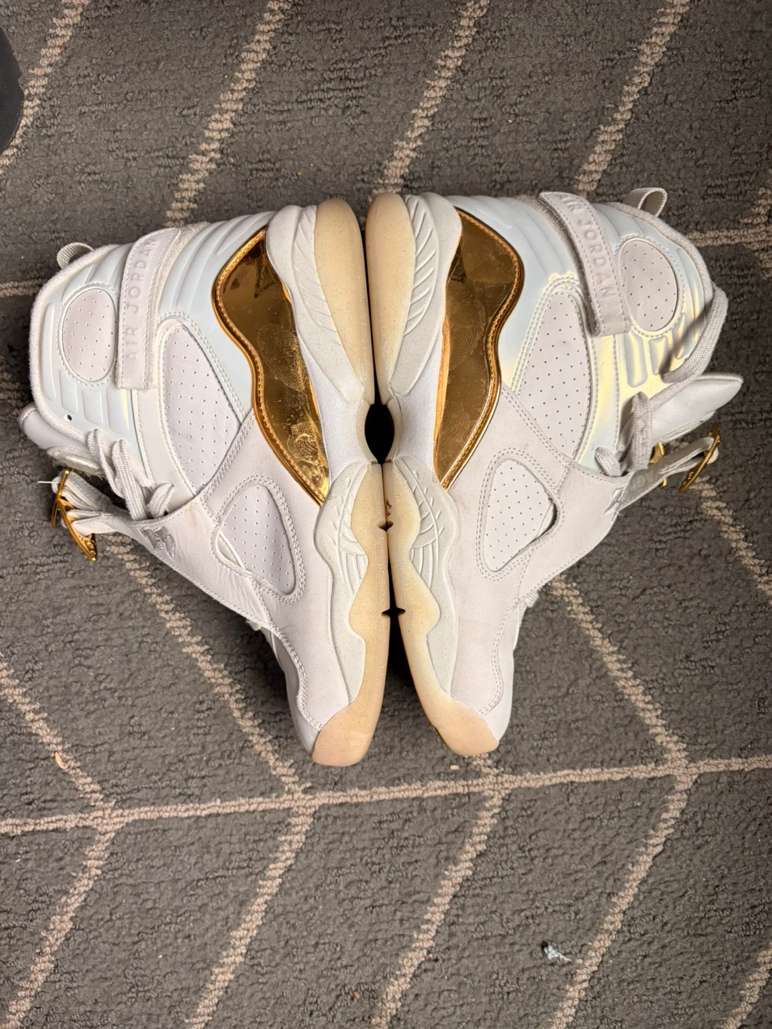 Air Jordan 8 Retro C&C Champagne Trophy - Size 8 - photo 4