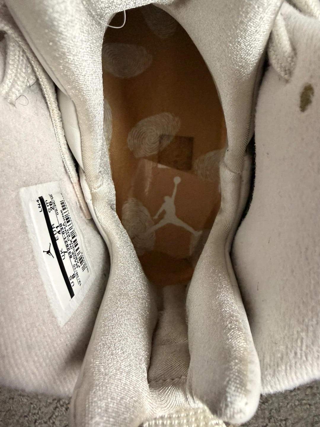 Air Jordan 8 Retro C&C Champagne Trophy - Size 8 - photo 5
