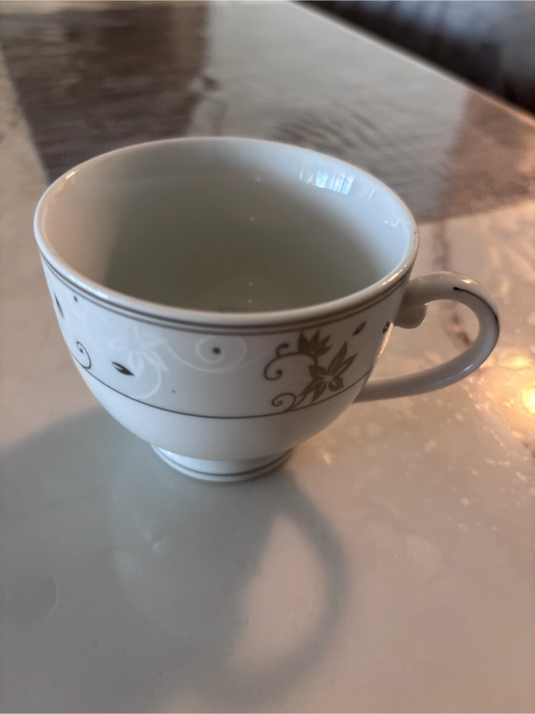 Porcelain Tea Set with Floral Pattern - photo 2