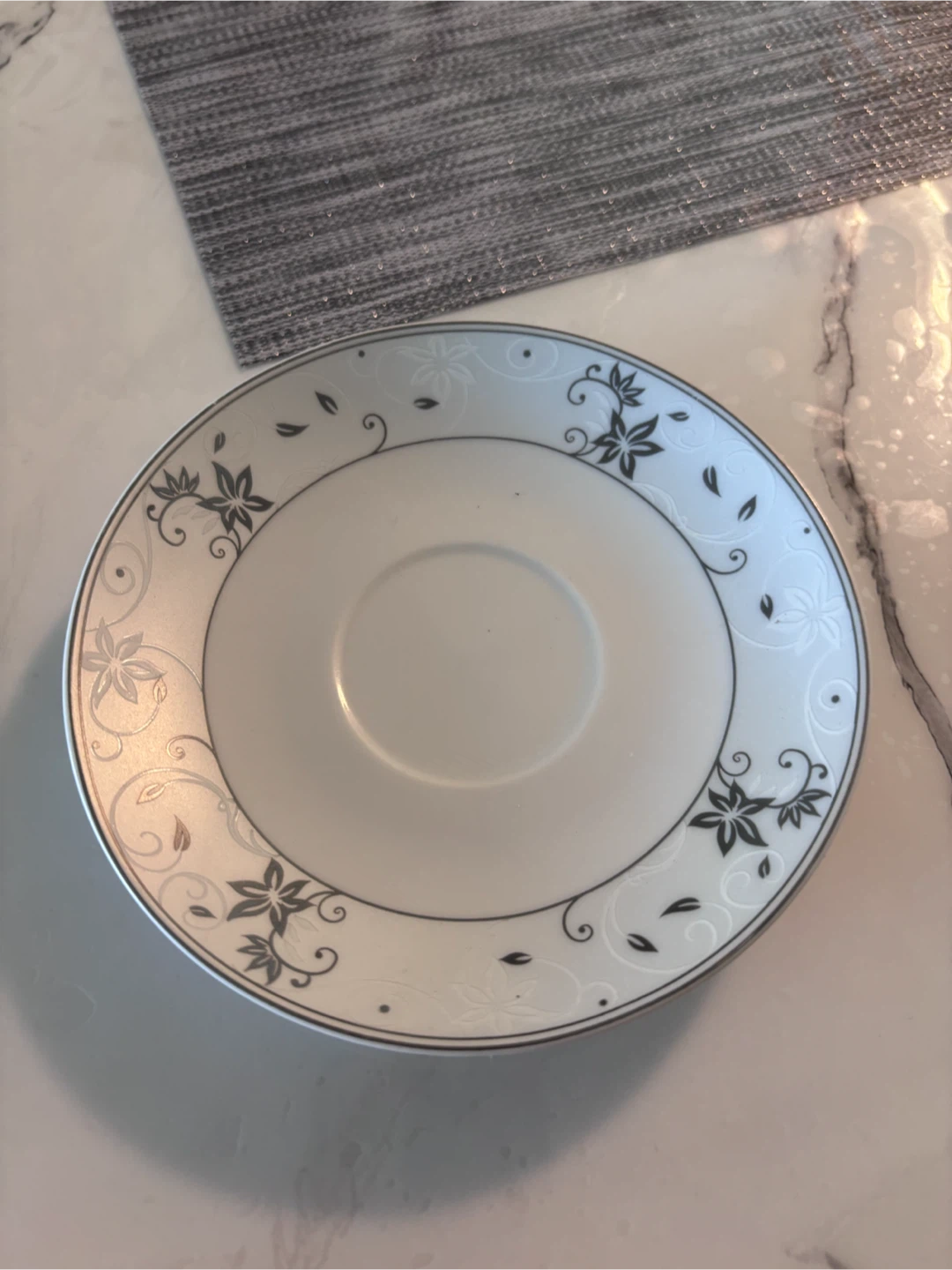 Porcelain Tea Set with Floral Pattern - photo 3