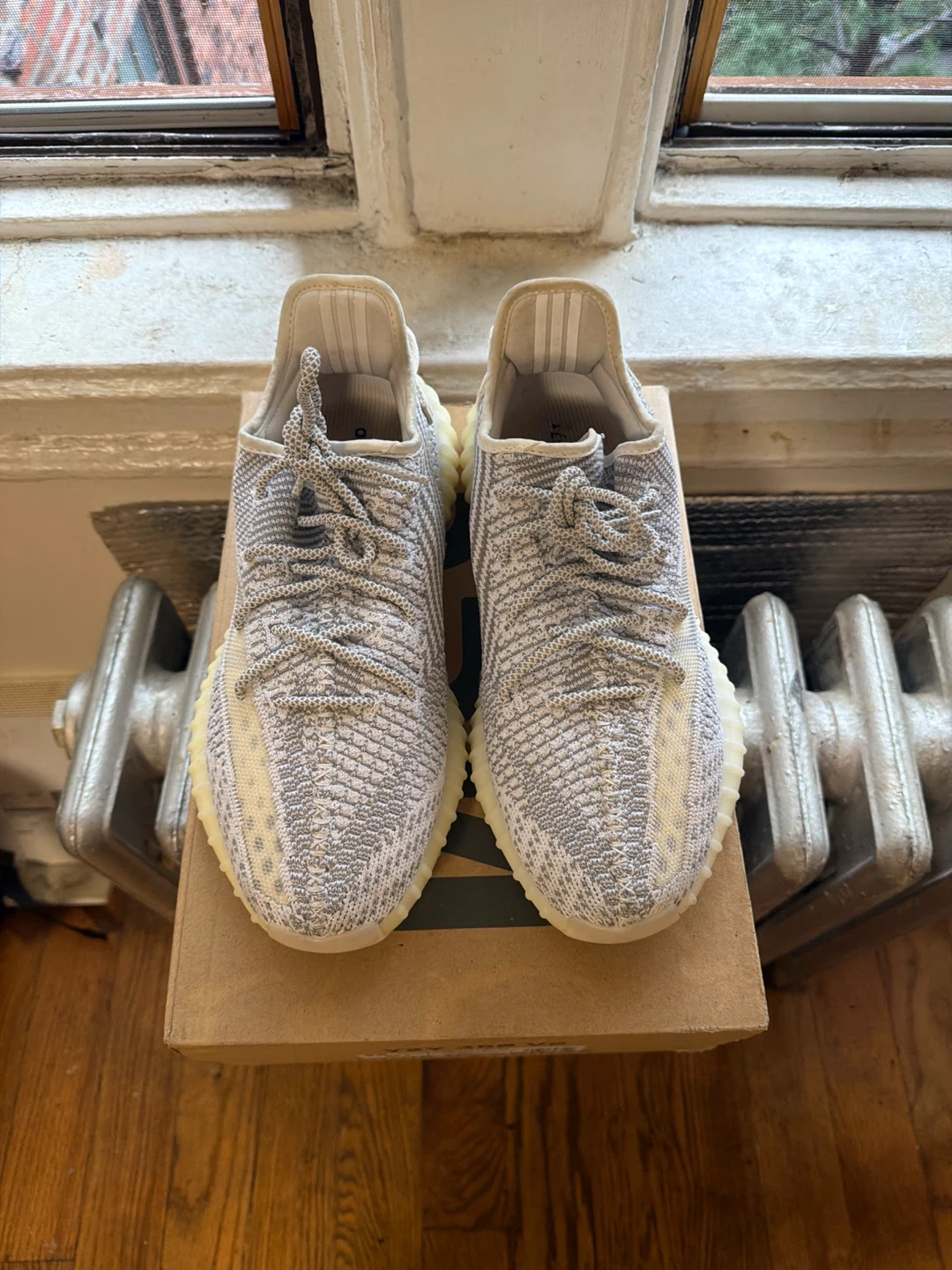 Adidas Yeezy Boost 350 V2 Sneakers Size 9.5 - photo 3