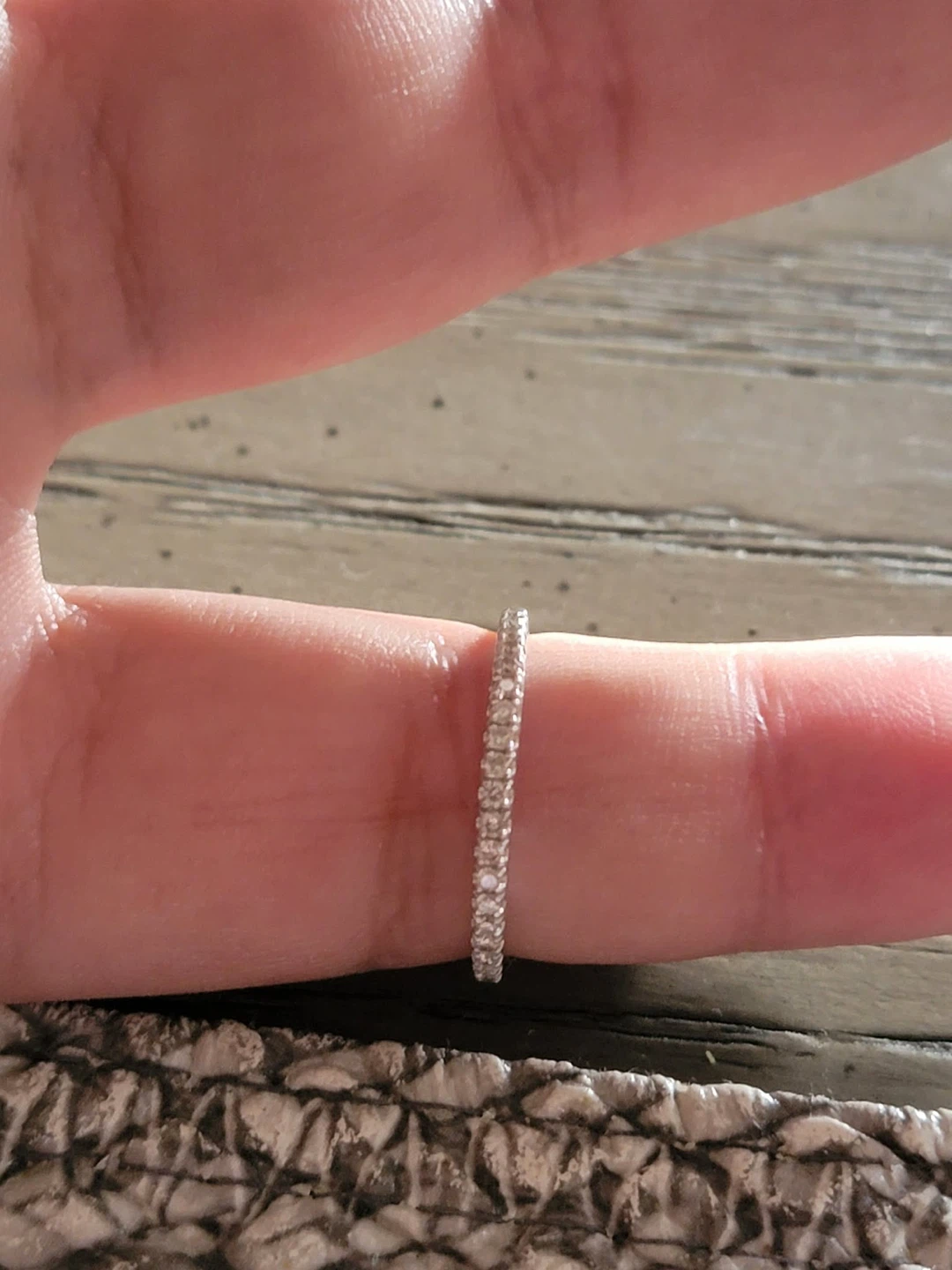 Michael Hill 14k Diamond Eternity Ring Size 6.5 - photo 3