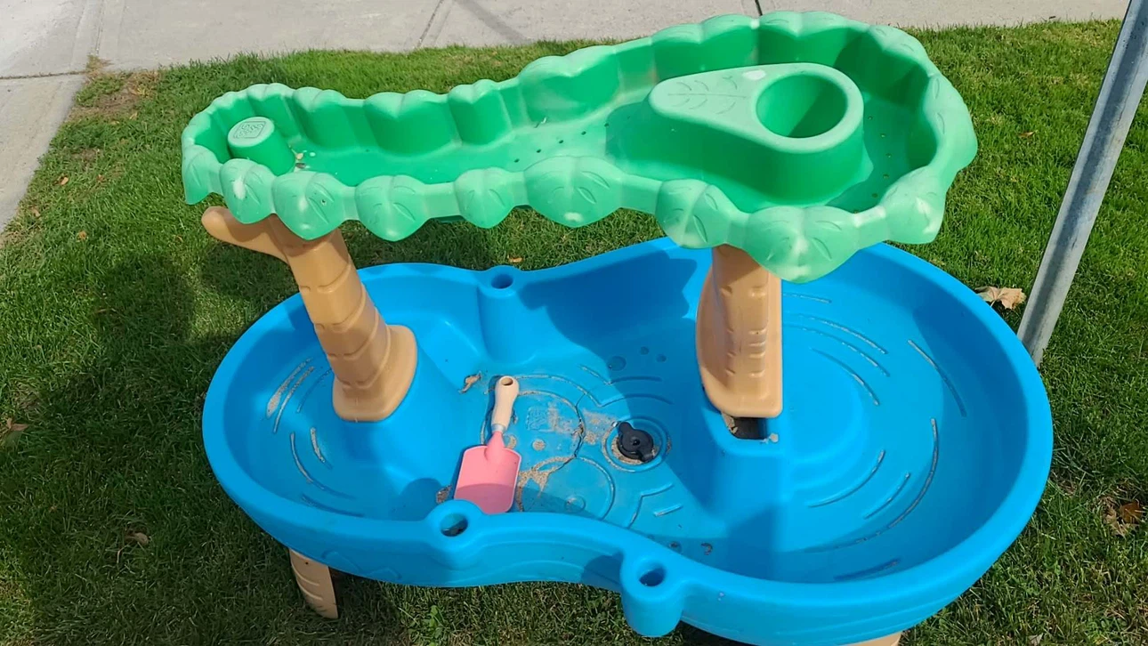 Step2 Rain Showers Splash Pond Water Table