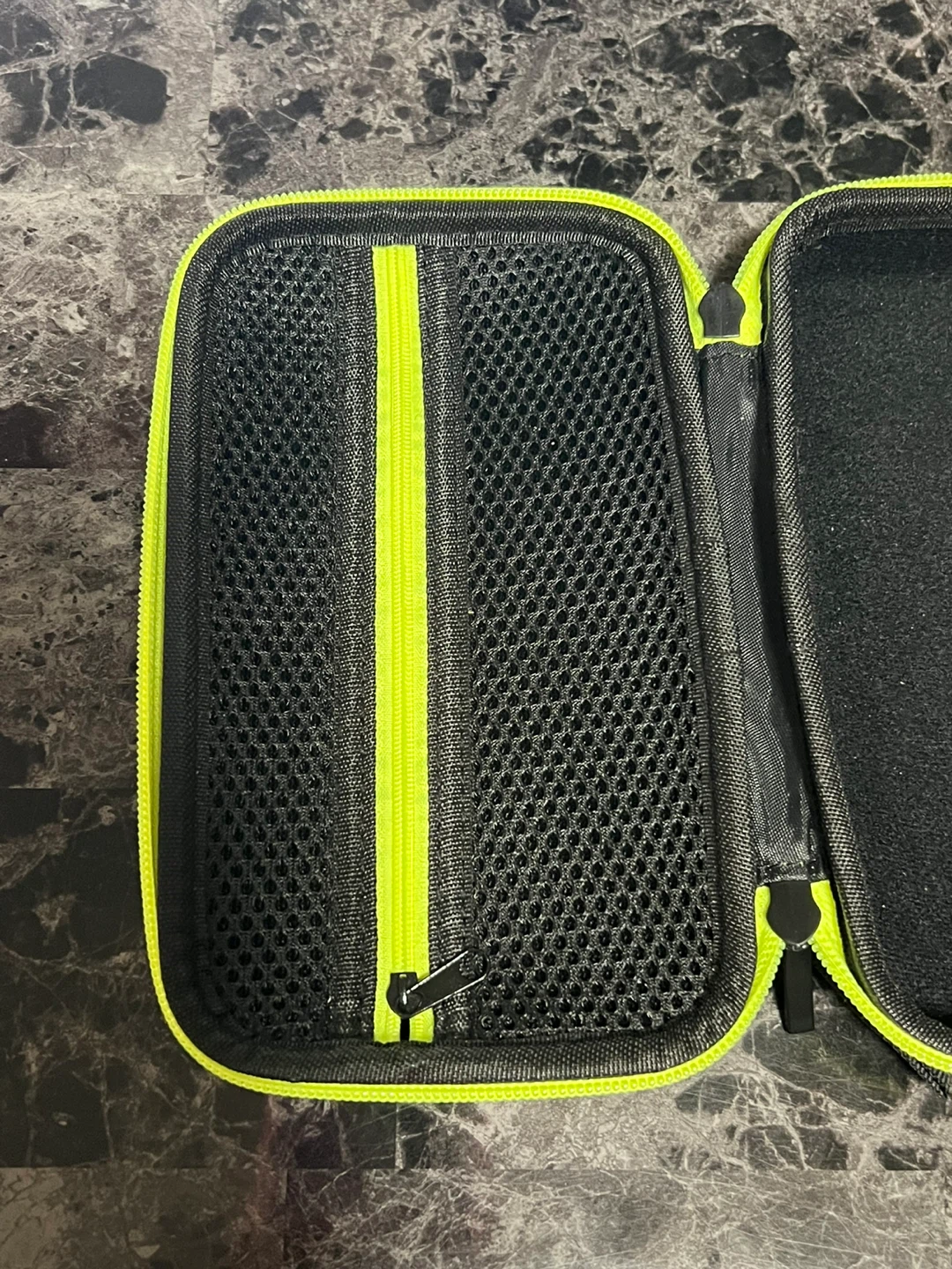 Hard shell carry case with neon green - photo 2
