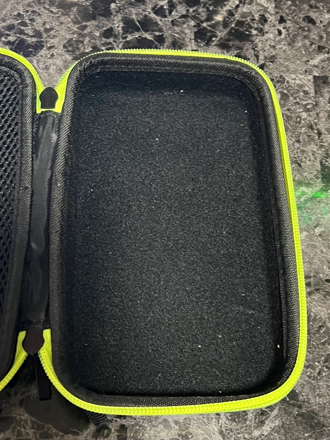 Hard shell carry case with neon green - photo 3