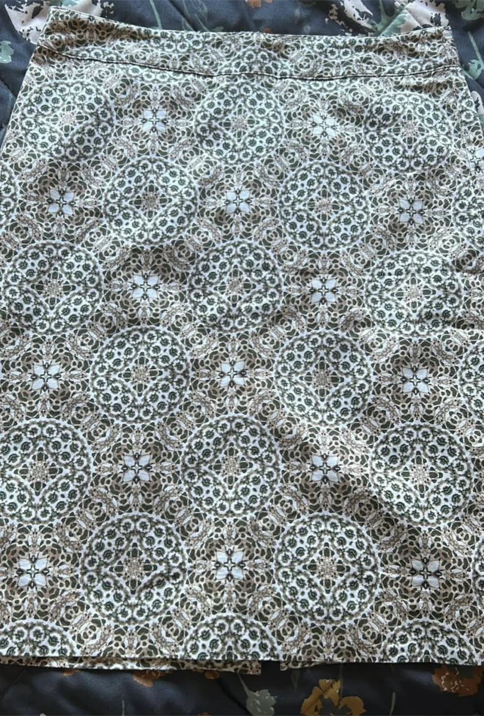 Van Heusen Studio Patterned Skirt Size 2 - photo 3