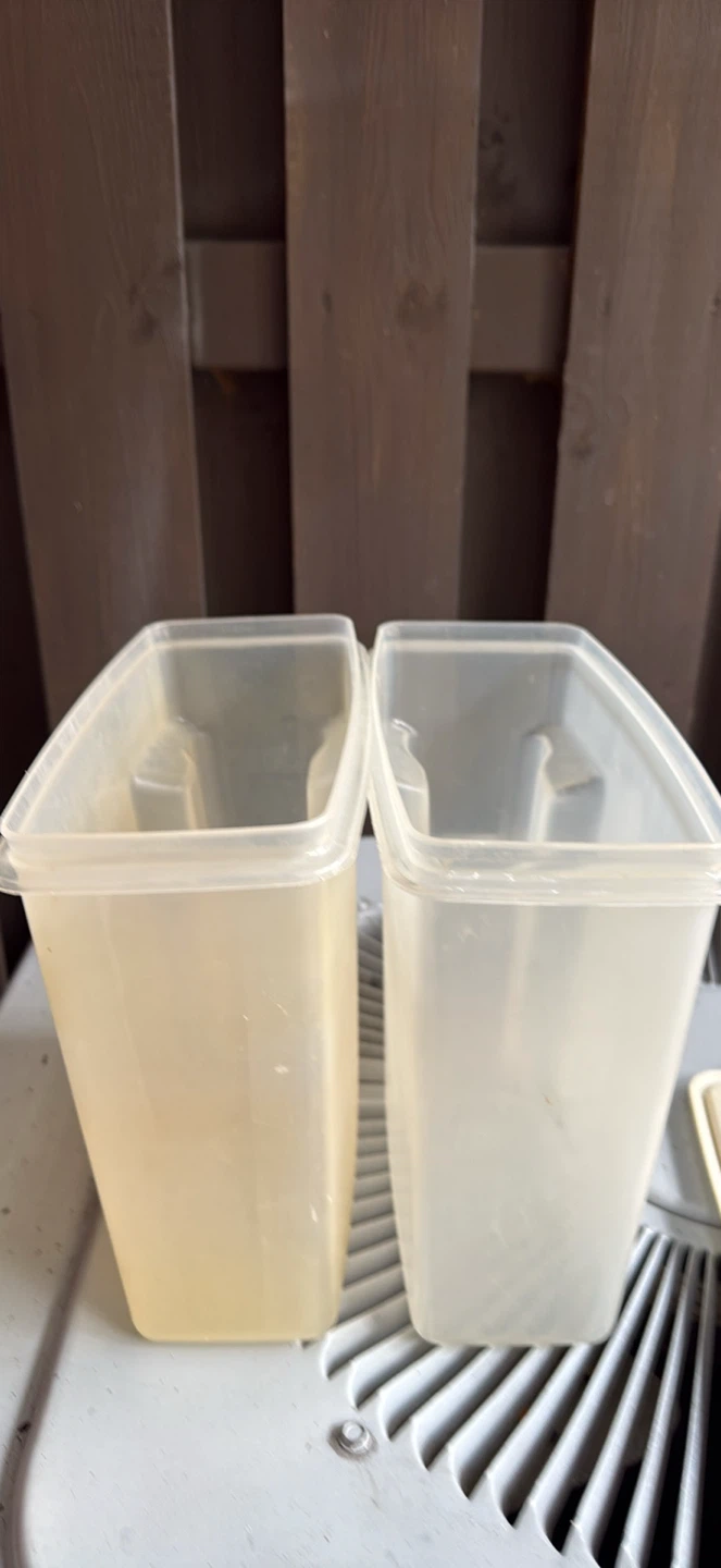 Rubbermaid storage containers