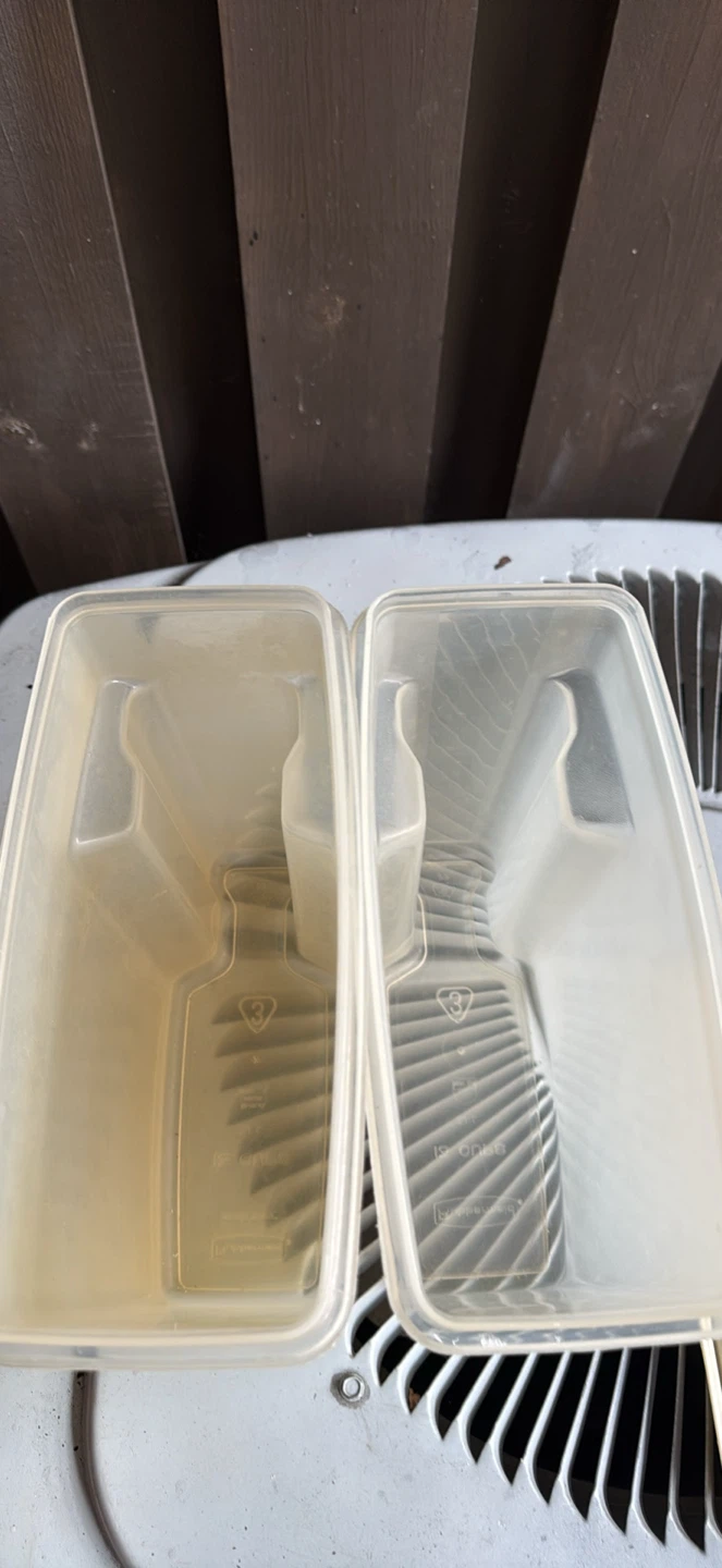 Rubbermaid storage containers - photo 2