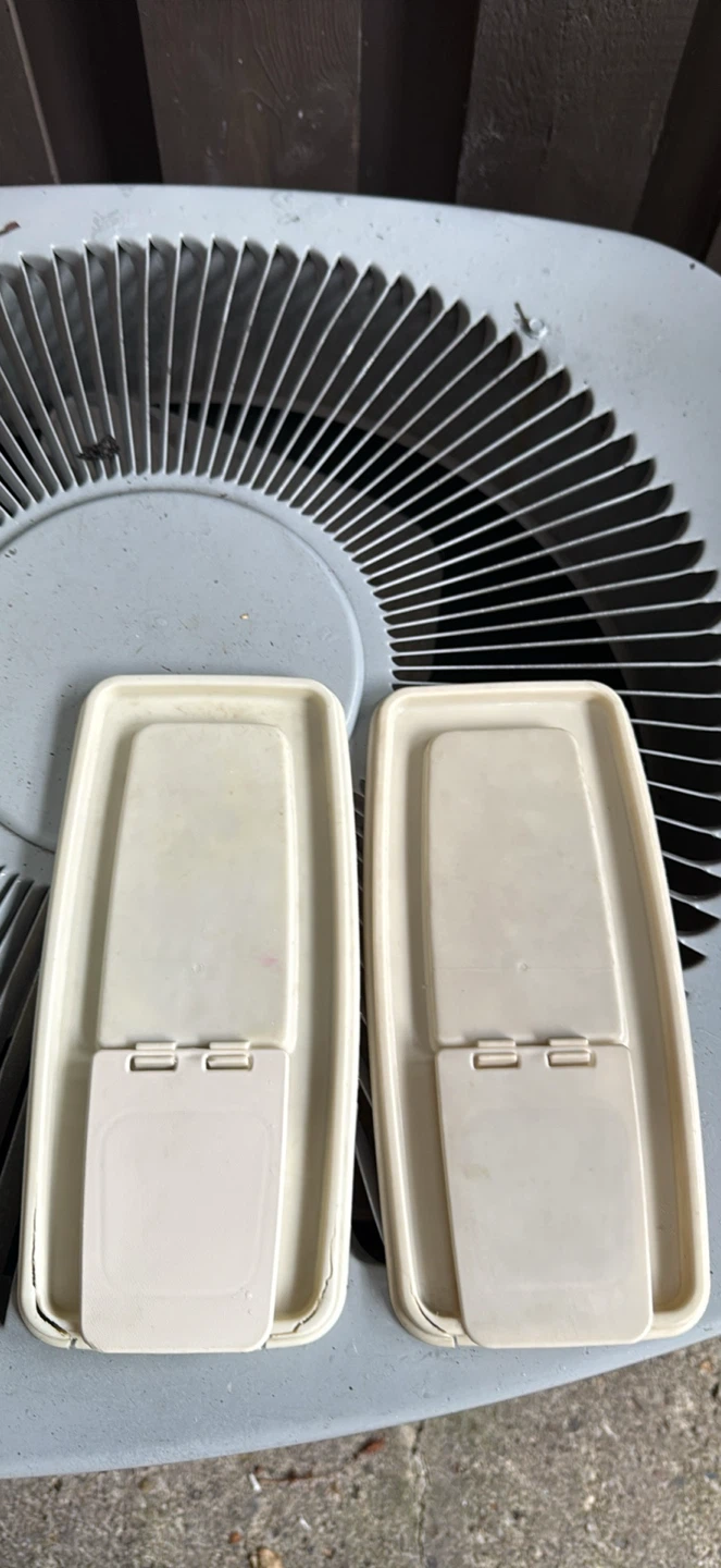 Rubbermaid storage containers - photo 5