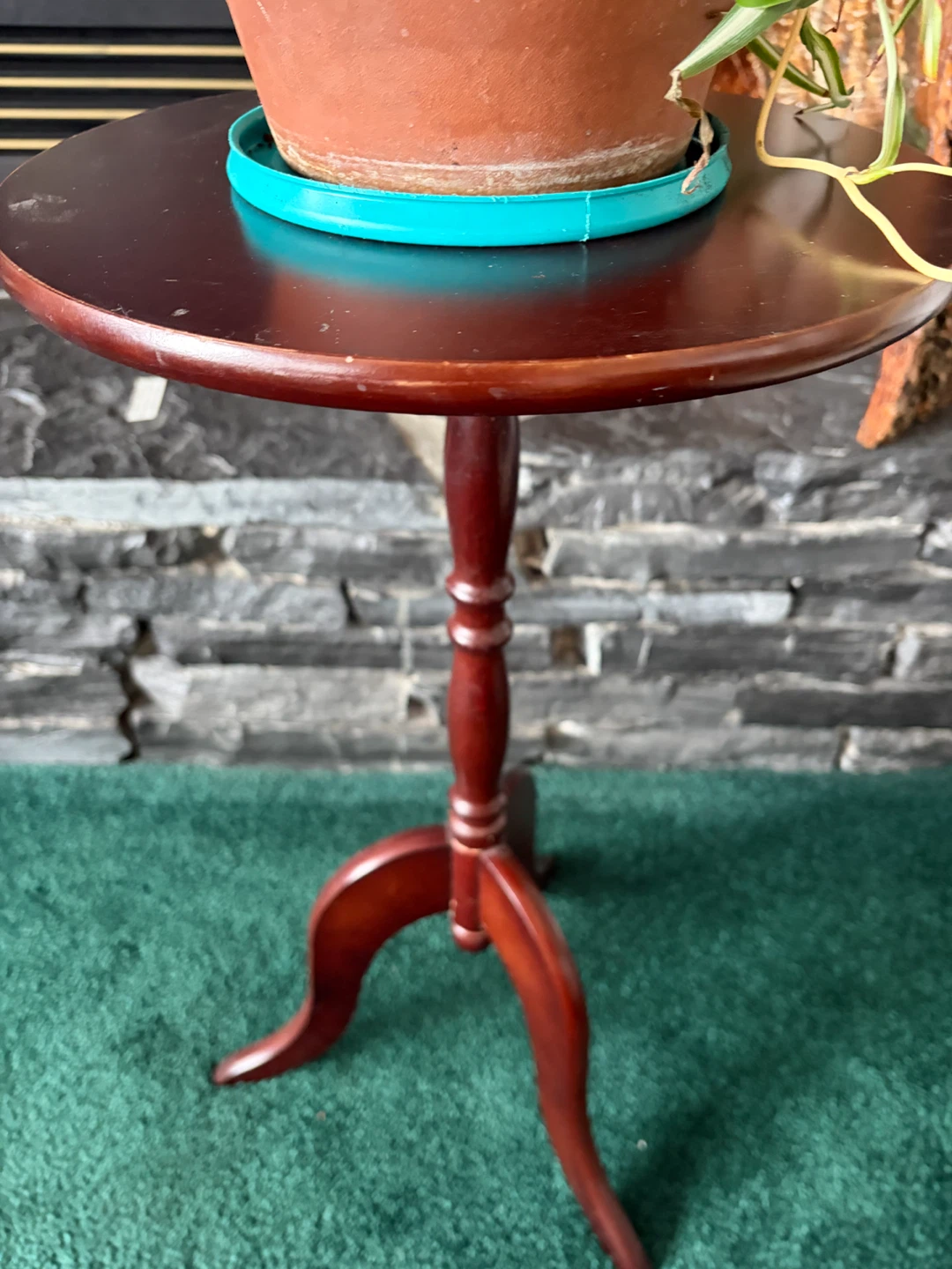 Traditional Wooden Pedestal Accent Table
