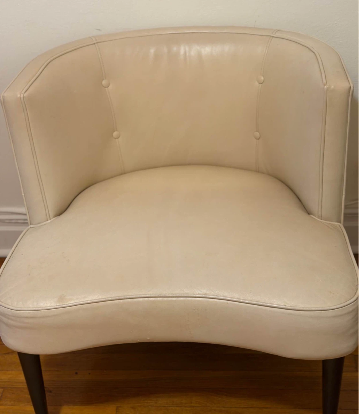 Cream Accent Armchair with Tufted Back - photo 3