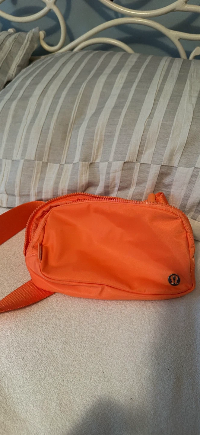 Lululemon belt bag 1L orange frappe tags on