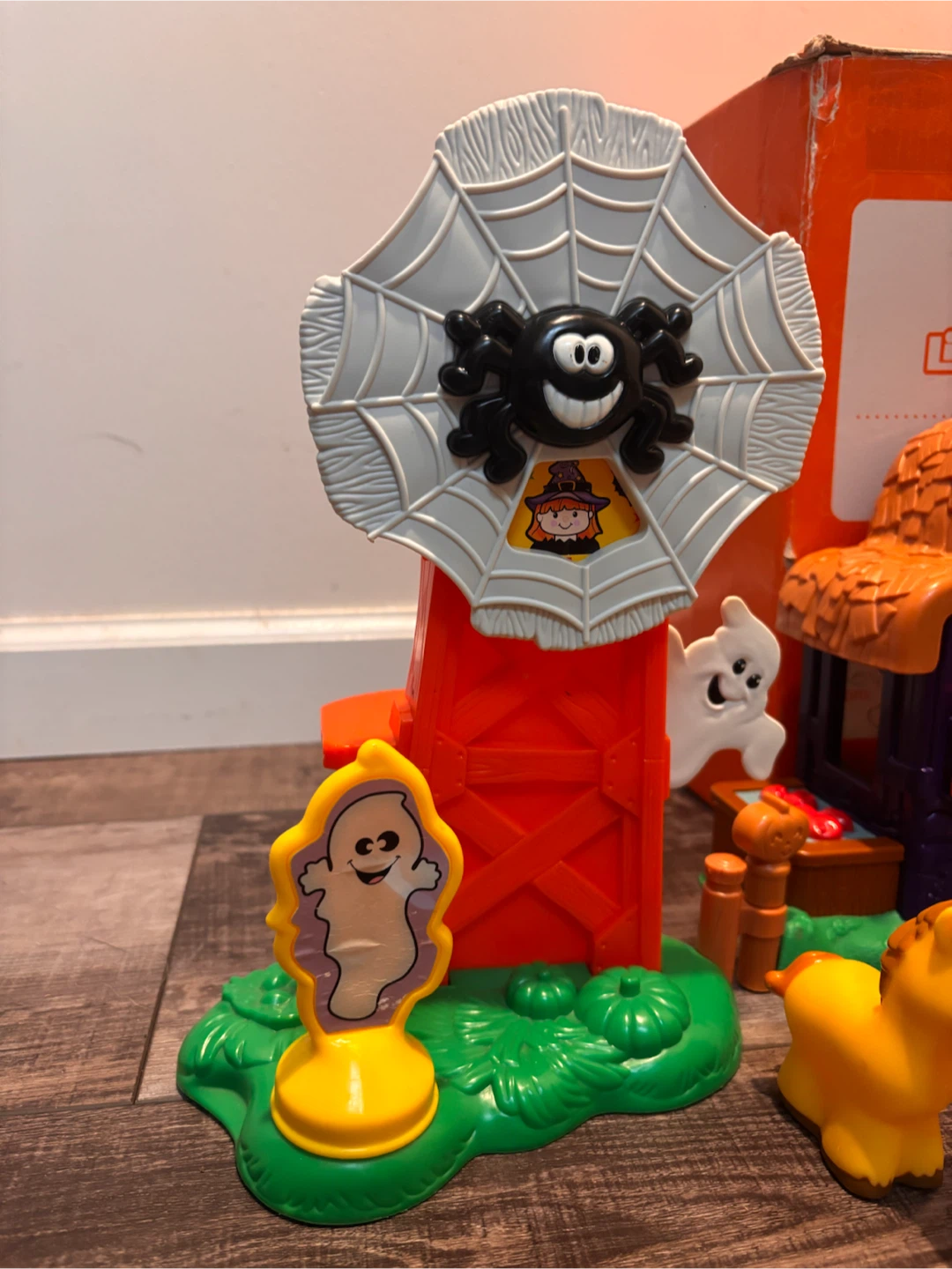 Fisher-Price Little People Pumpkin Party Playset - photo 2