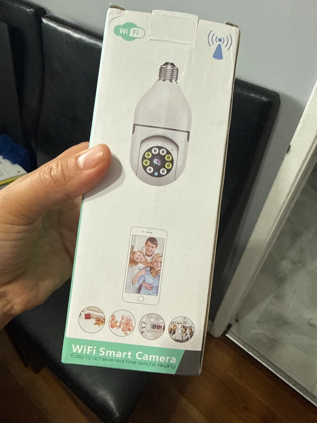 WiFi Smart Light Bulb Security Camera - photo 2