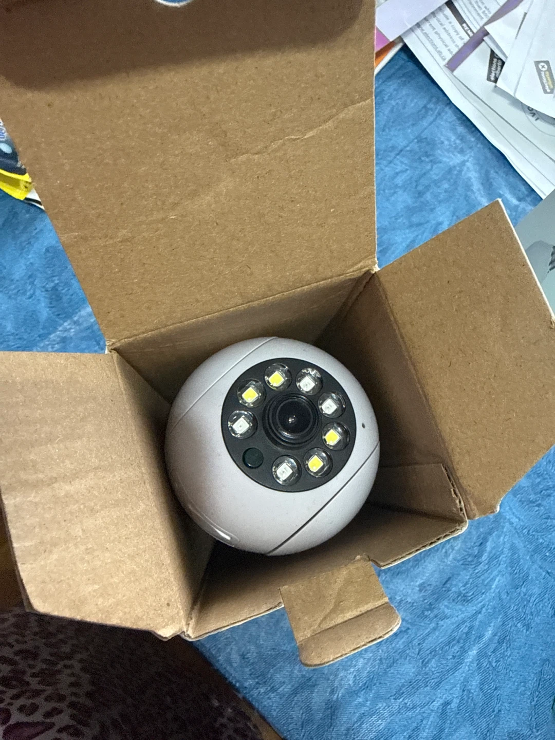 WiFi Smart Light Bulb Security Camera - photo 4