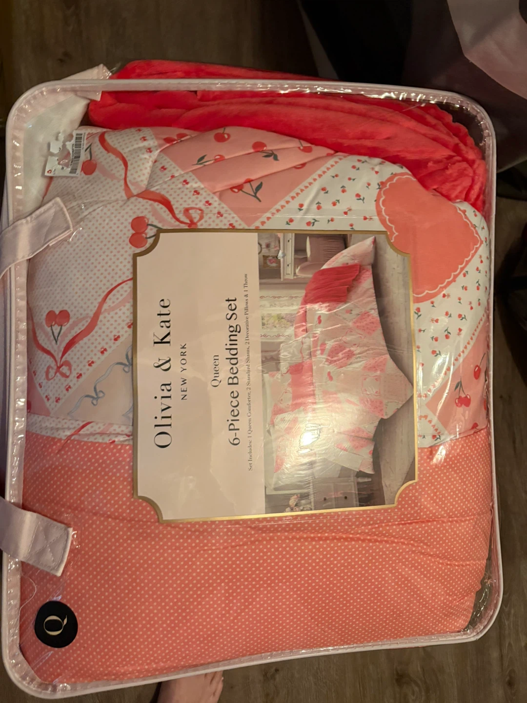 Olivia & Kate 6-Piece Queen Bedding Set - photo 4