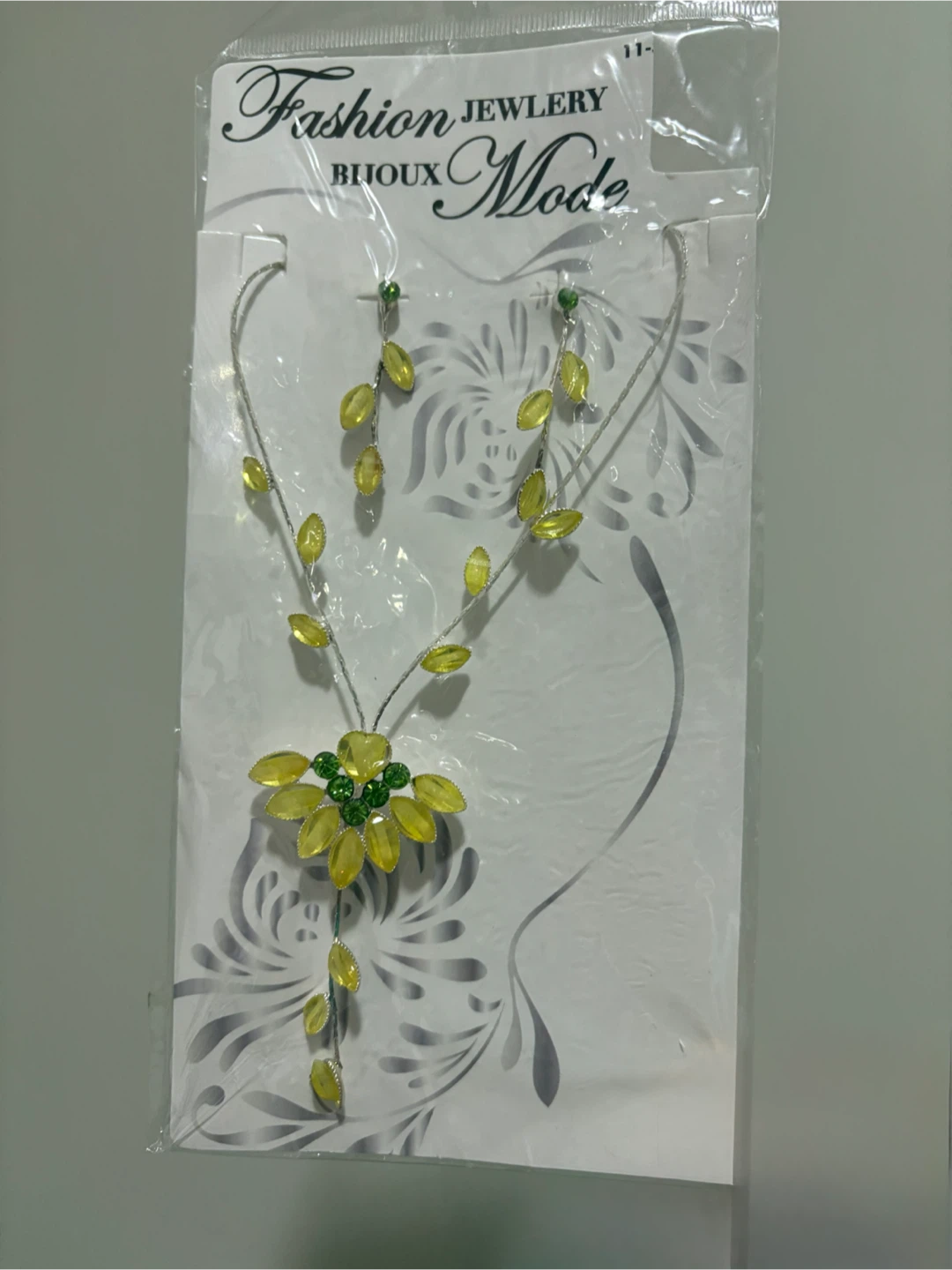 New Fashion Jewelry Necklace and Earring Set