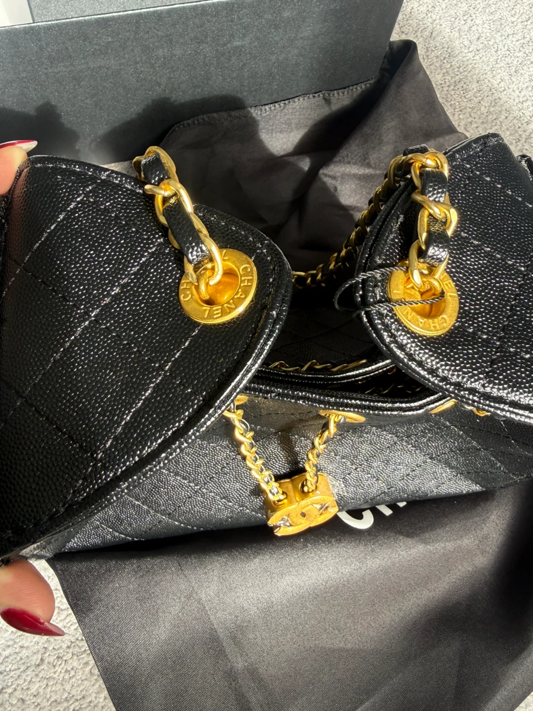Chanel Black Caviar Quilted Handbag - photo 3