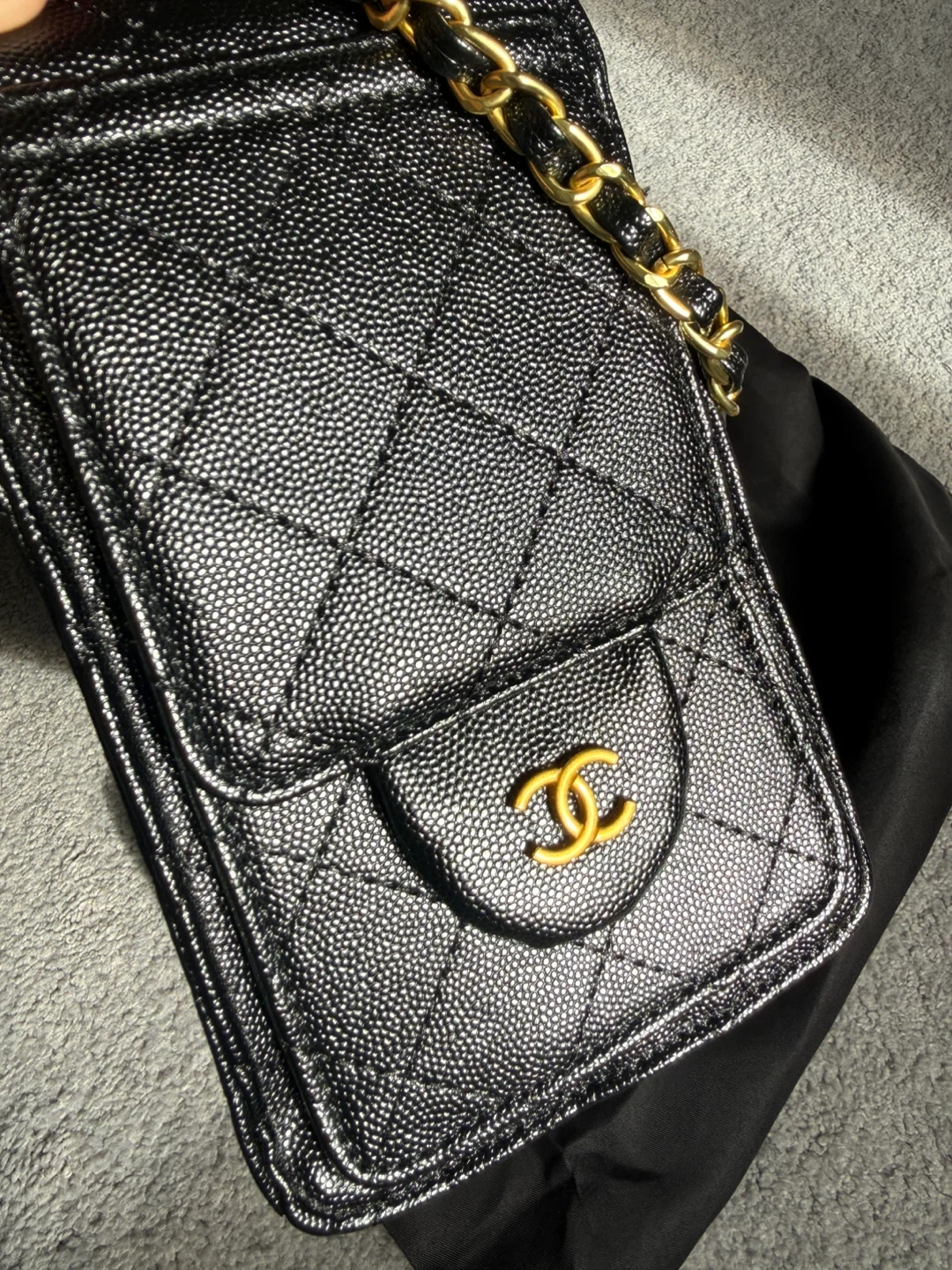Chanel Black Caviar Quilted Handbag - photo 5