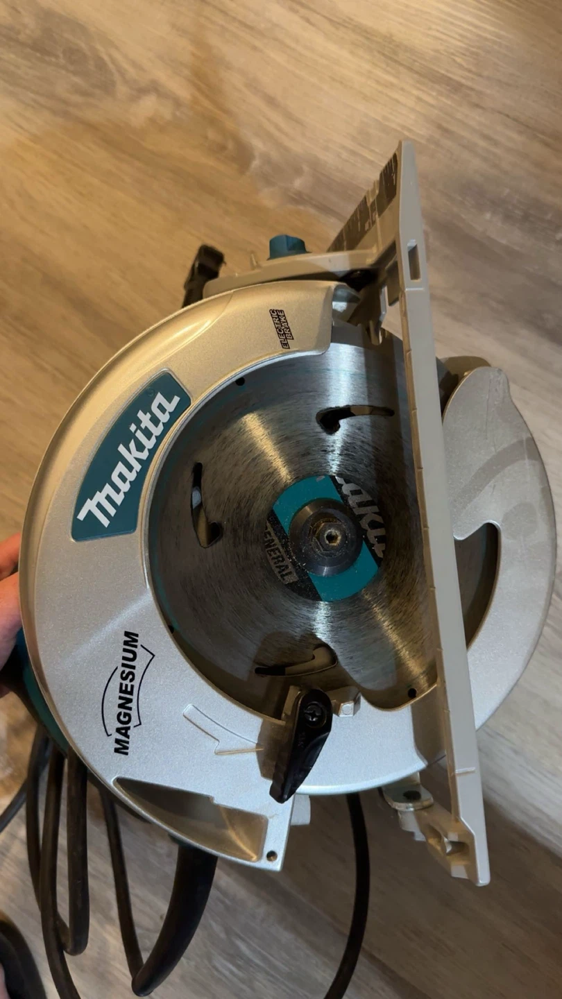 Makita 8¼” Circular Saw – 5008MGA – Electric Brake & LED Lights