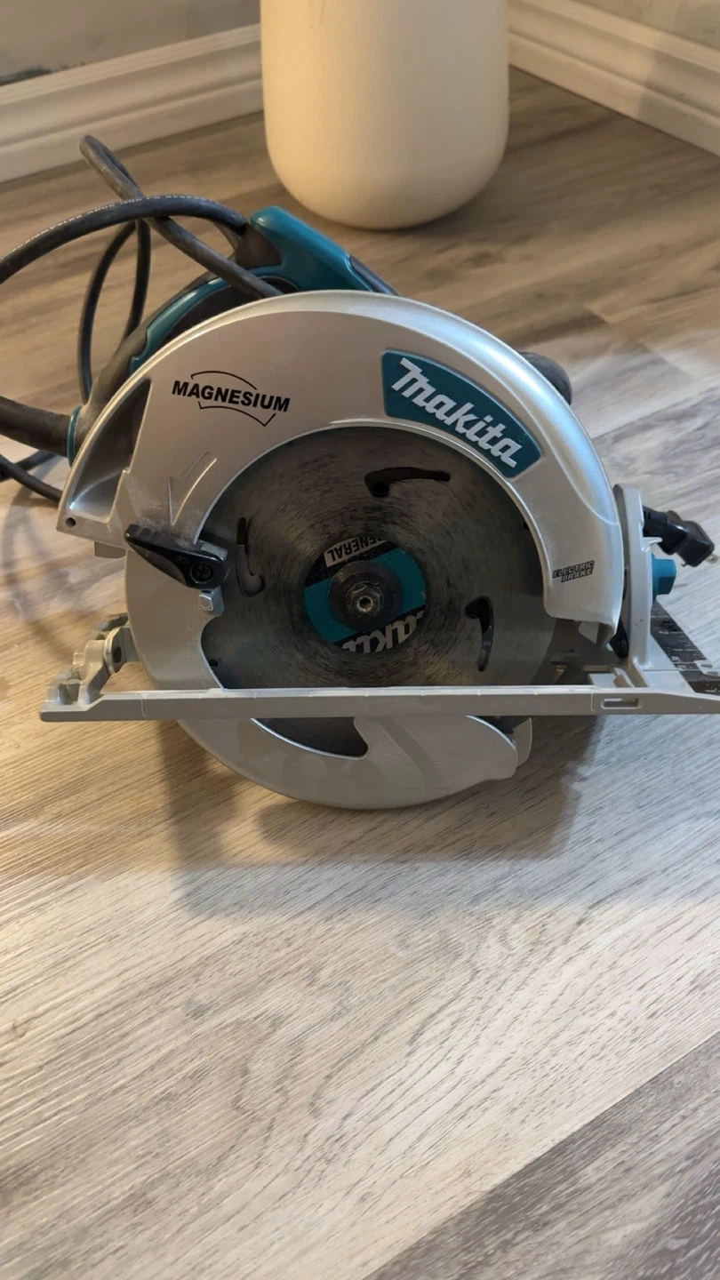 Makita 8¼” Circular Saw – 5008MGA – Electric Brake & LED Lights - photo 2
