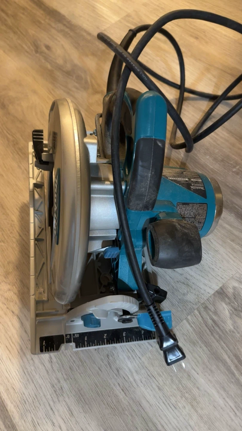 Makita 8¼” Circular Saw – 5008MGA – Electric Brake & LED Lights - photo 3