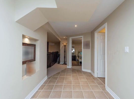 1 Bedroom Basement Argentia/Tenth Line/Derry November 1st