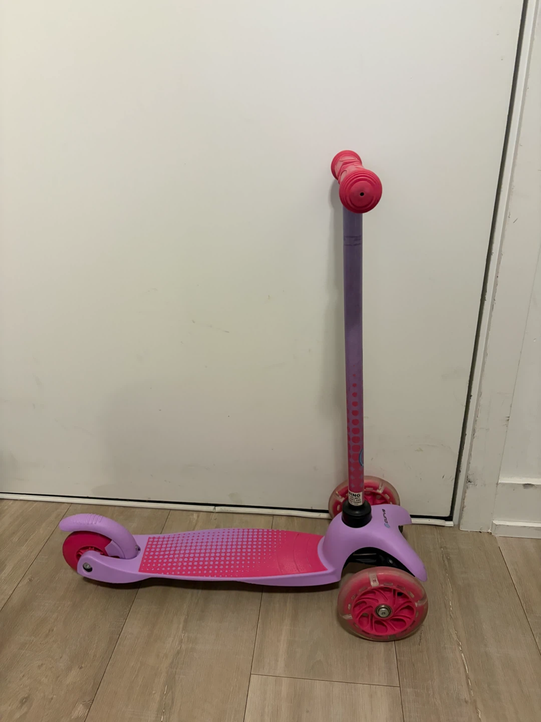 Curve Three-Wheeled Kids Scooter
