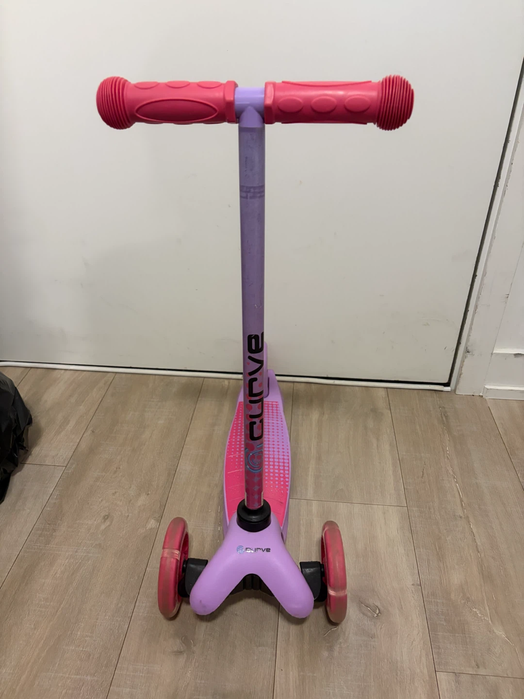 Curve Three-Wheeled Kids Scooter - photo 2