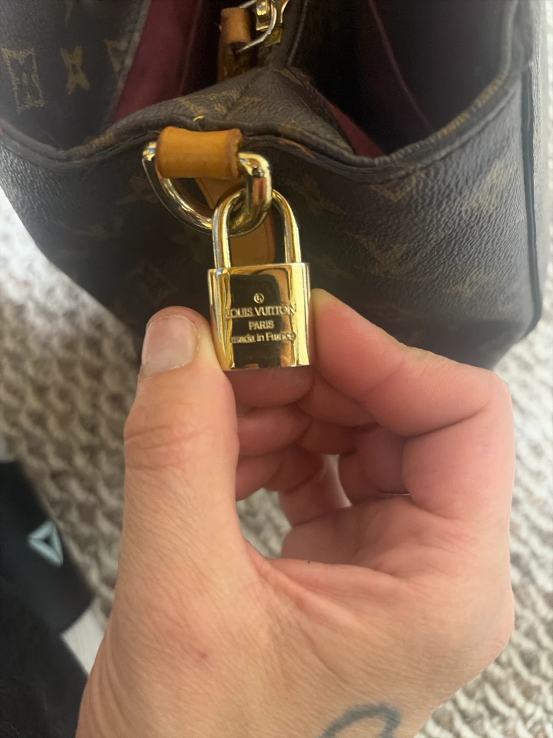 Louis Vuitton Monogram Handbag - photo 5