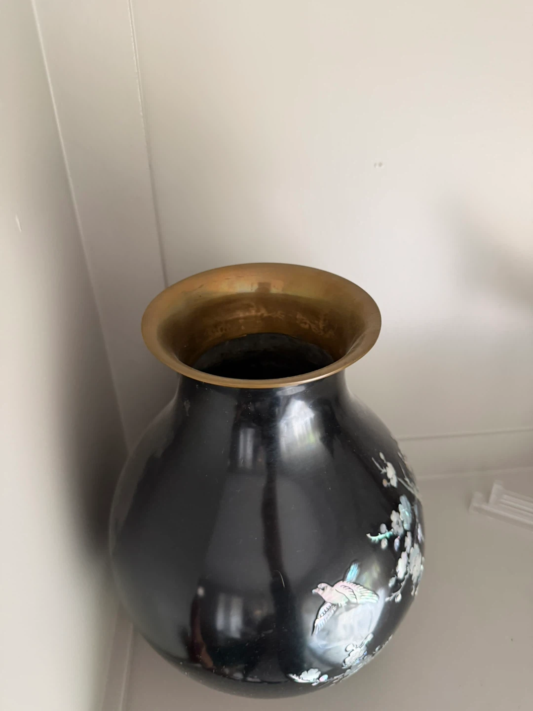 Black Mother of Pearl Inlay Vase - photo 3