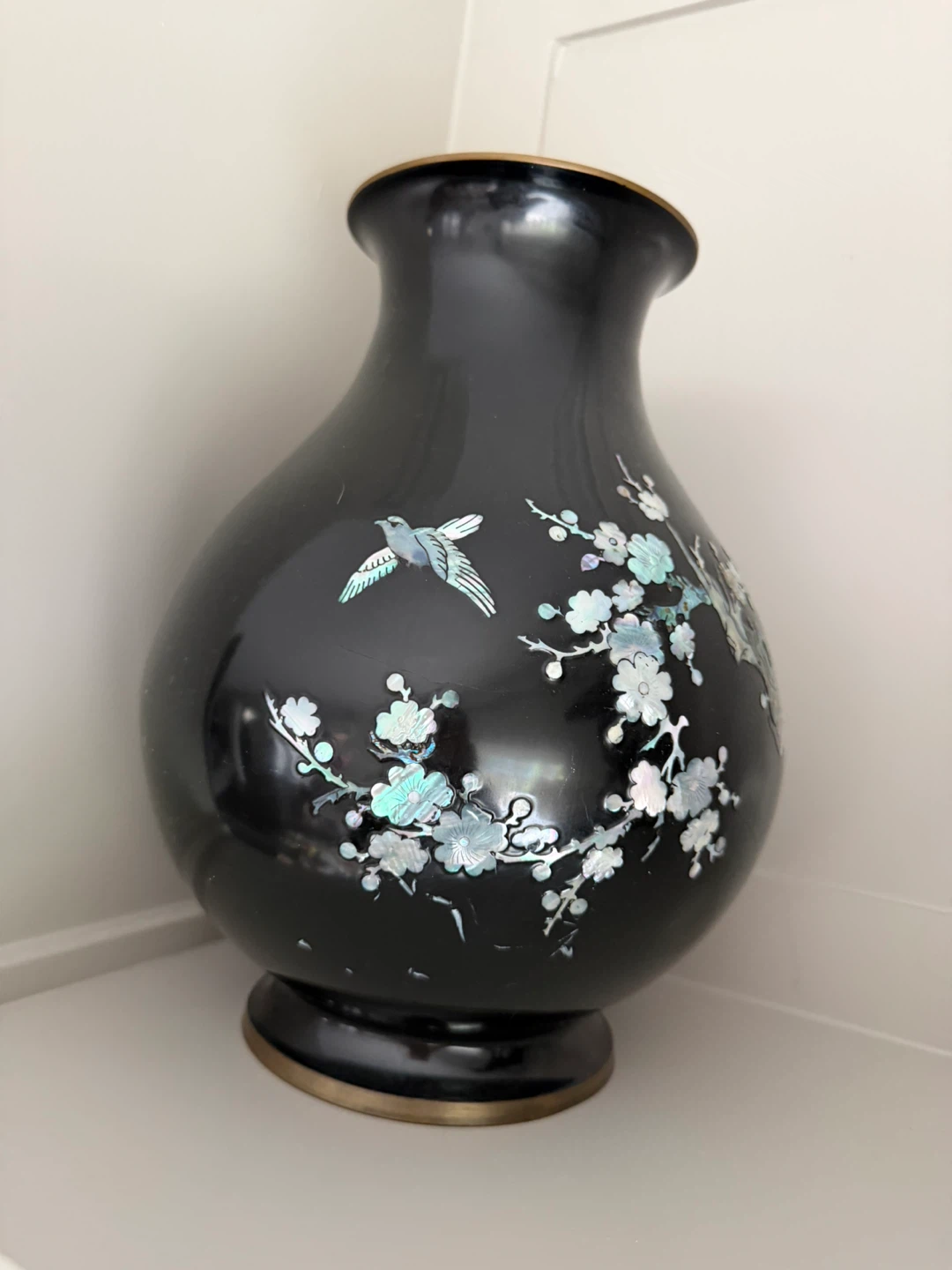 Black Mother of Pearl Inlay Vase - photo 4