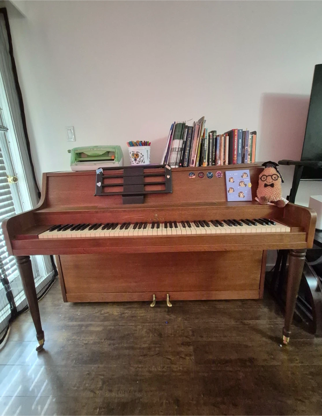 🎹 FREE PIANO – LOOKING FOR A NEW HOME! 🎶