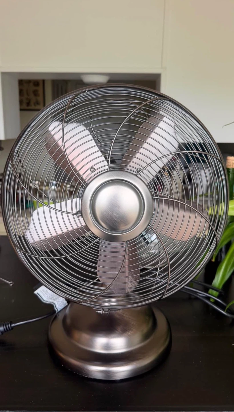 Vintage Style Metal Table Fan - photo 2