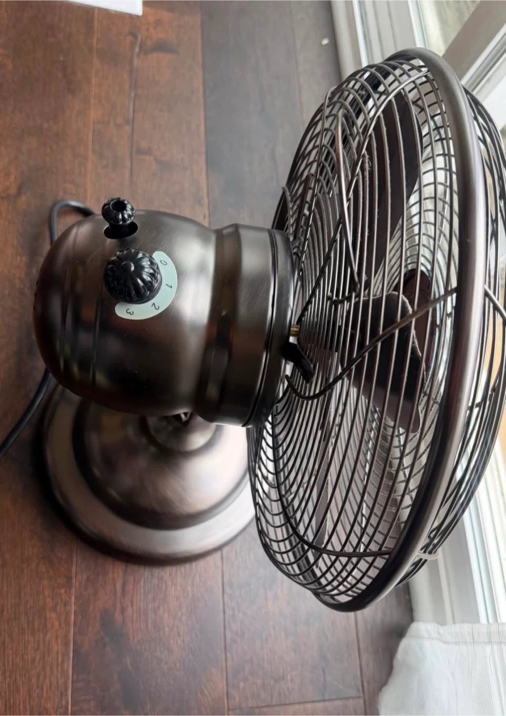 Vintage Style Metal Table Fan - photo 3