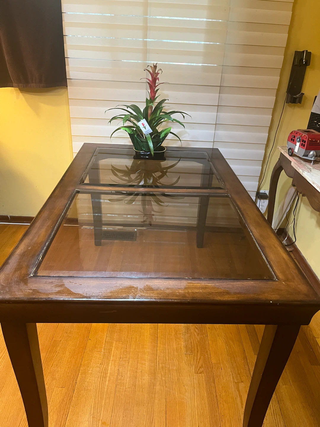 Beautiful wood and glass/dining room table kitchen table - photo 3
