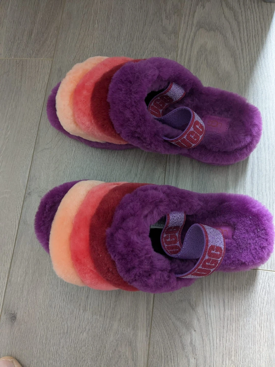 BRAND NEW UGG Fluff Yeah Slides - Size 9 (US). No shoebox