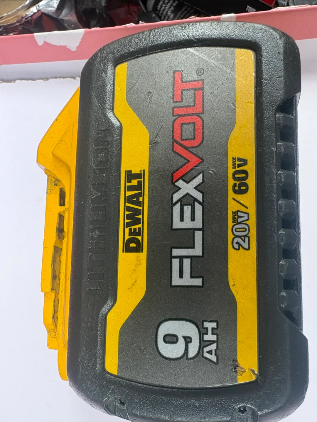 DEWALT FLEXVOLT 9Ah Battery - photo 2