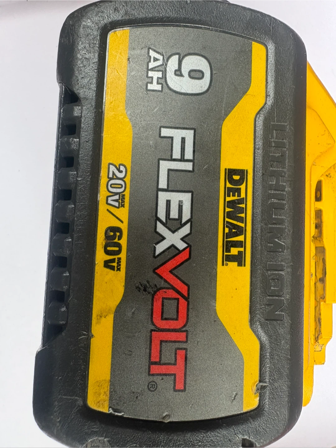 DEWALT FLEXVOLT 9Ah Battery - photo 4