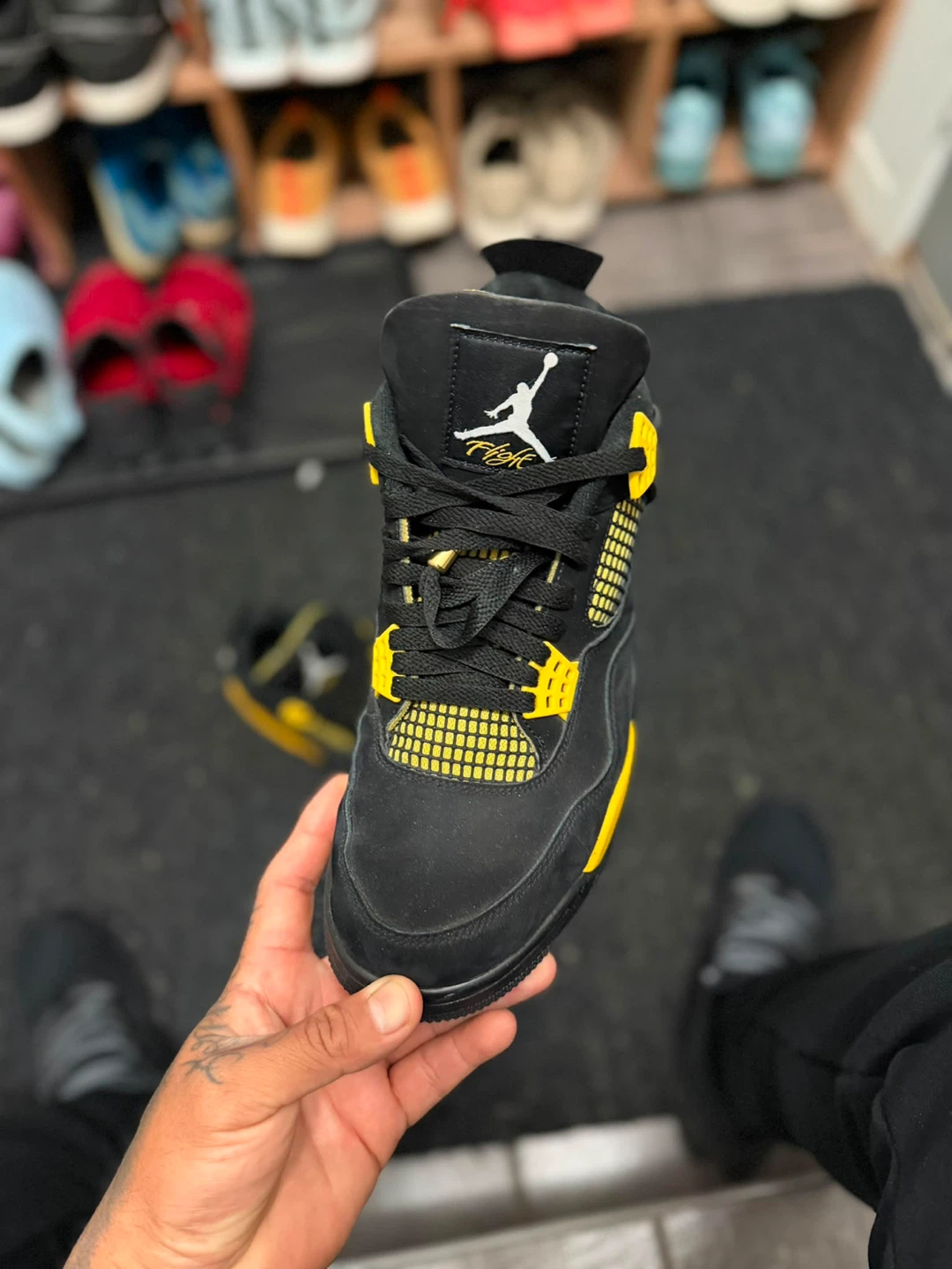 Ai Jordan 4 "Thunder" + Jordan 5 "Burgundy"– Size 11 US
