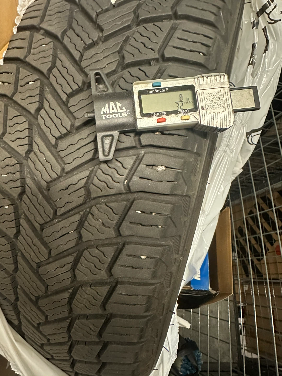Michelin X-Ice Snow Tire 195/65 R15 95T