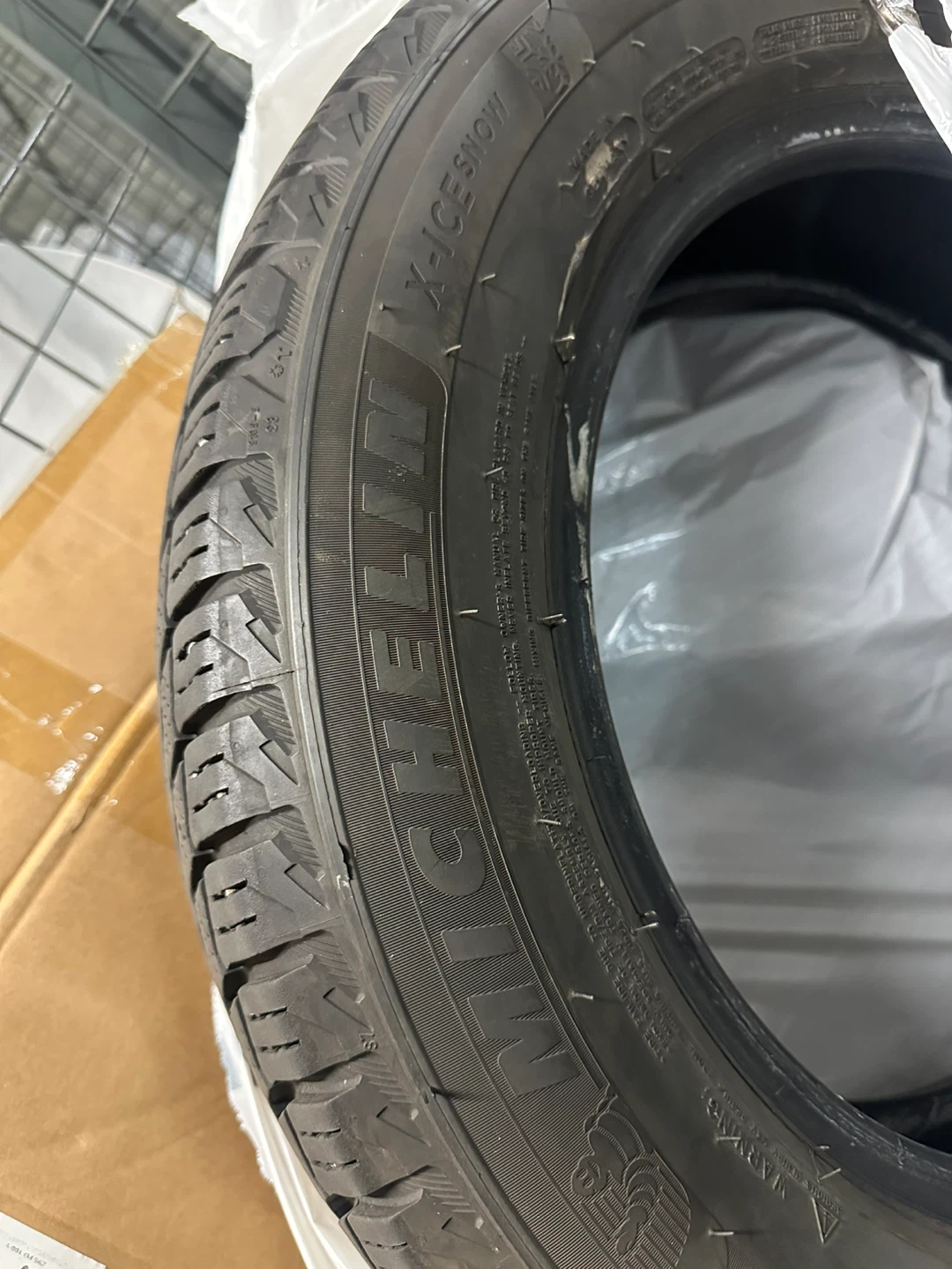 Michelin X-Ice Snow Tire 195/65 R15 95T - photo 2